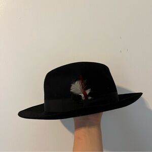 Biltmore Imperial Classic Black Fedora Hat with Feather Accent felt USED